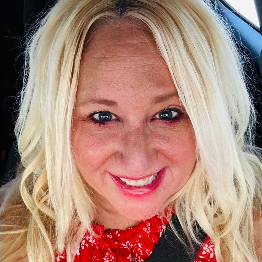 Meet your Posher, Angela